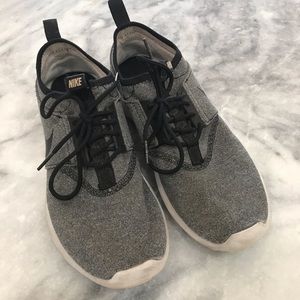 Nike Tennis Shoes Black